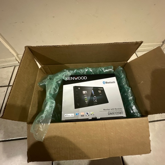 KENWOOD Monitor with Receiver
DMX125BT Bluetooth® - Picture 5 of 5